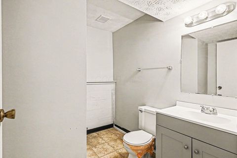 Tiny photo for 5290 Quincy Drive, Columbus, OH 43232 (MLS # 226002358)