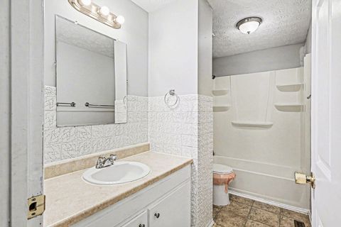 Tiny photo for 5290 Quincy Drive, Columbus, OH 43232 (MLS # 226002358)