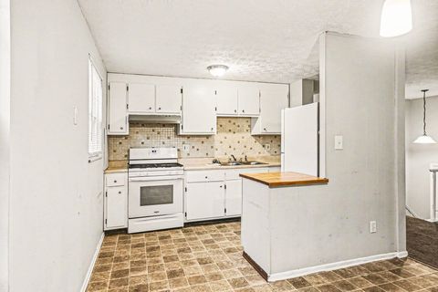 Tiny photo for 5290 Quincy Drive, Columbus, OH 43232 (MLS # 226002358)