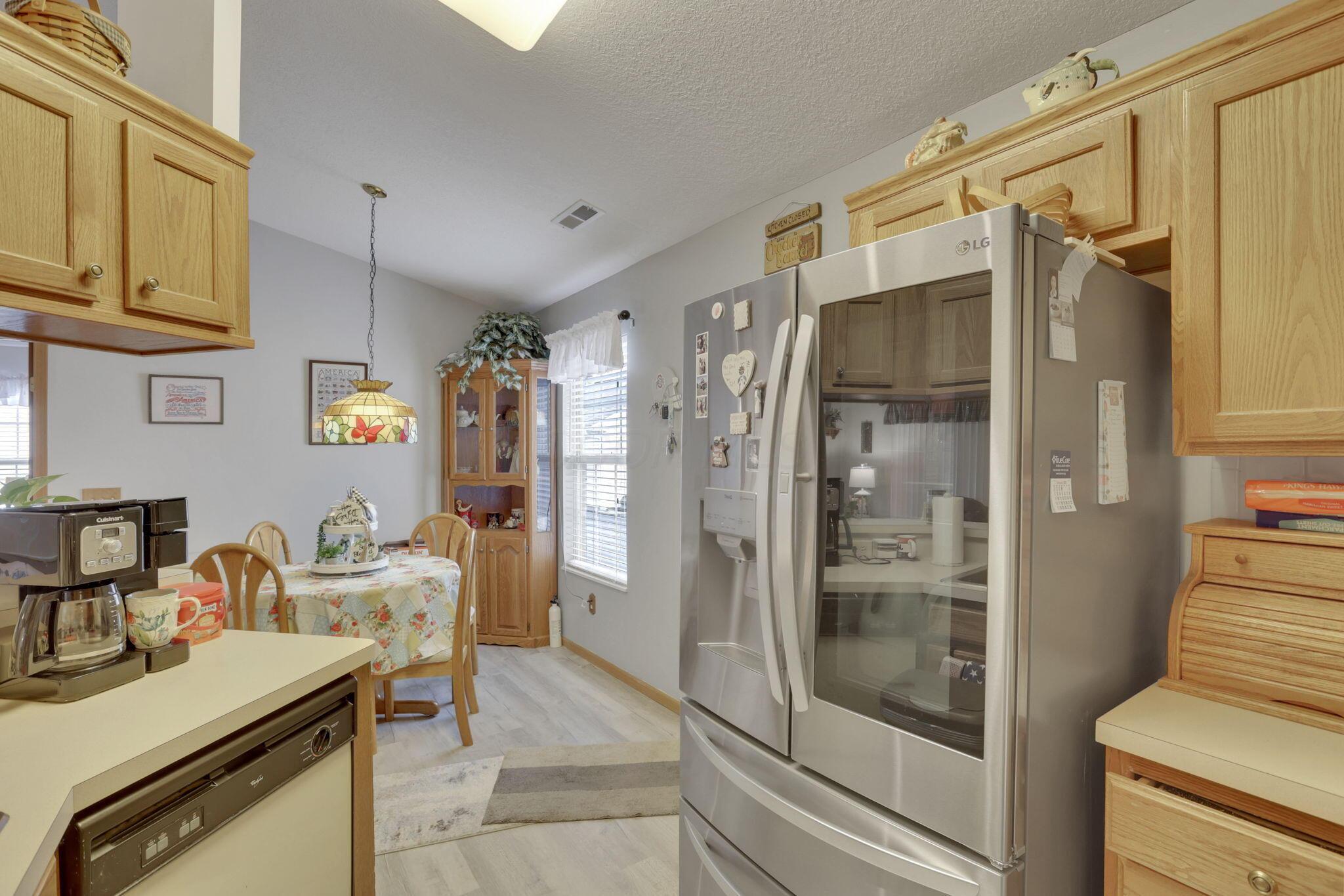 1226 Hillview Circle, Newark, Ohio image 8