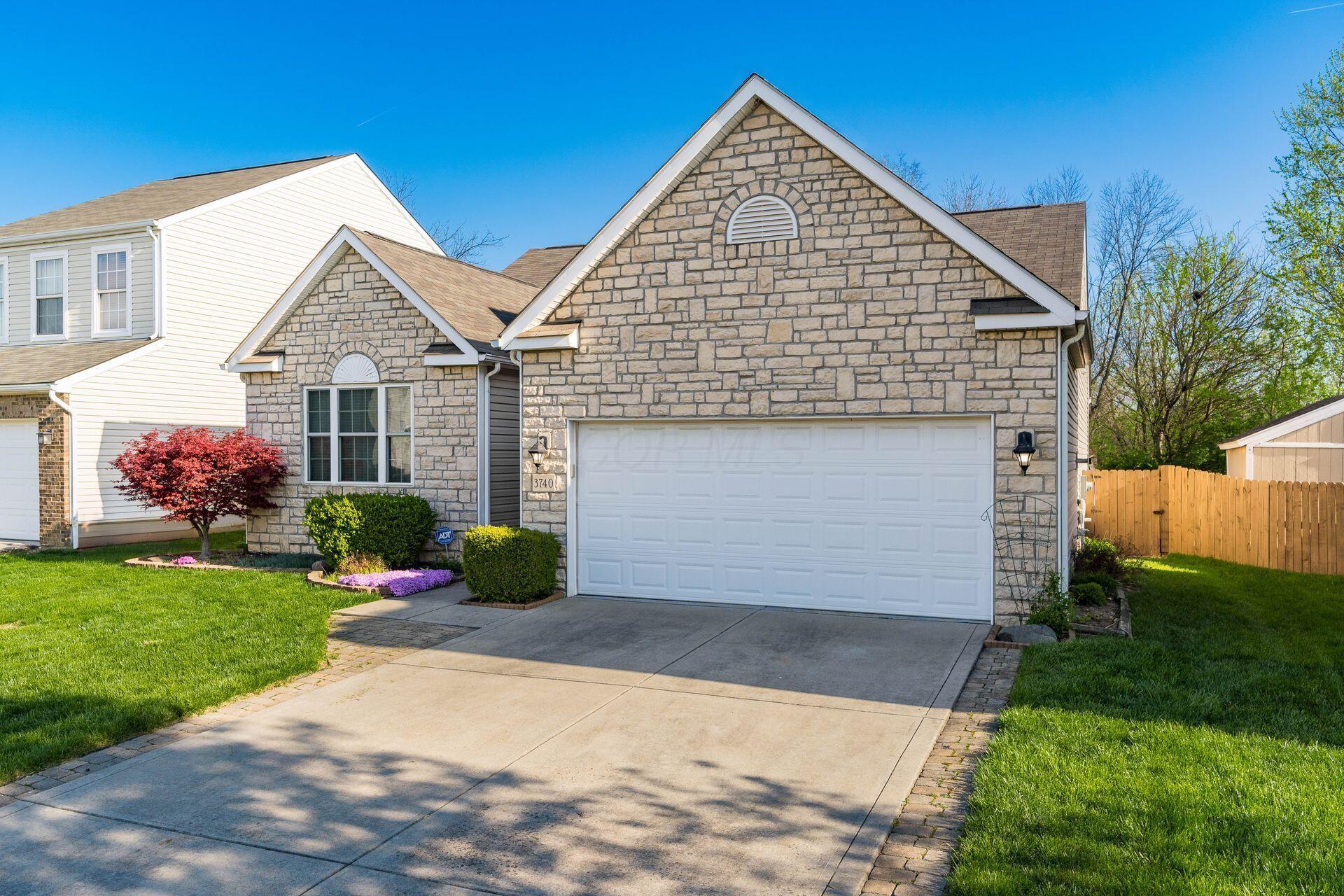 3740 Fountain Cove Lane, Grove City, Ohio image 3