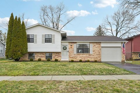 Photo of 2108 Willow Run Road, Grove City, OH 43123 (MLS # 226006254)