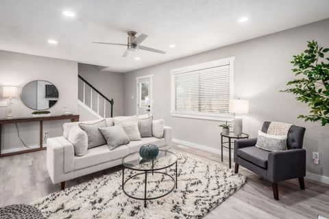 Tiny photo for 1212 Tillicum Drive, Worthington, OH 43085 (MLS # 225044609)