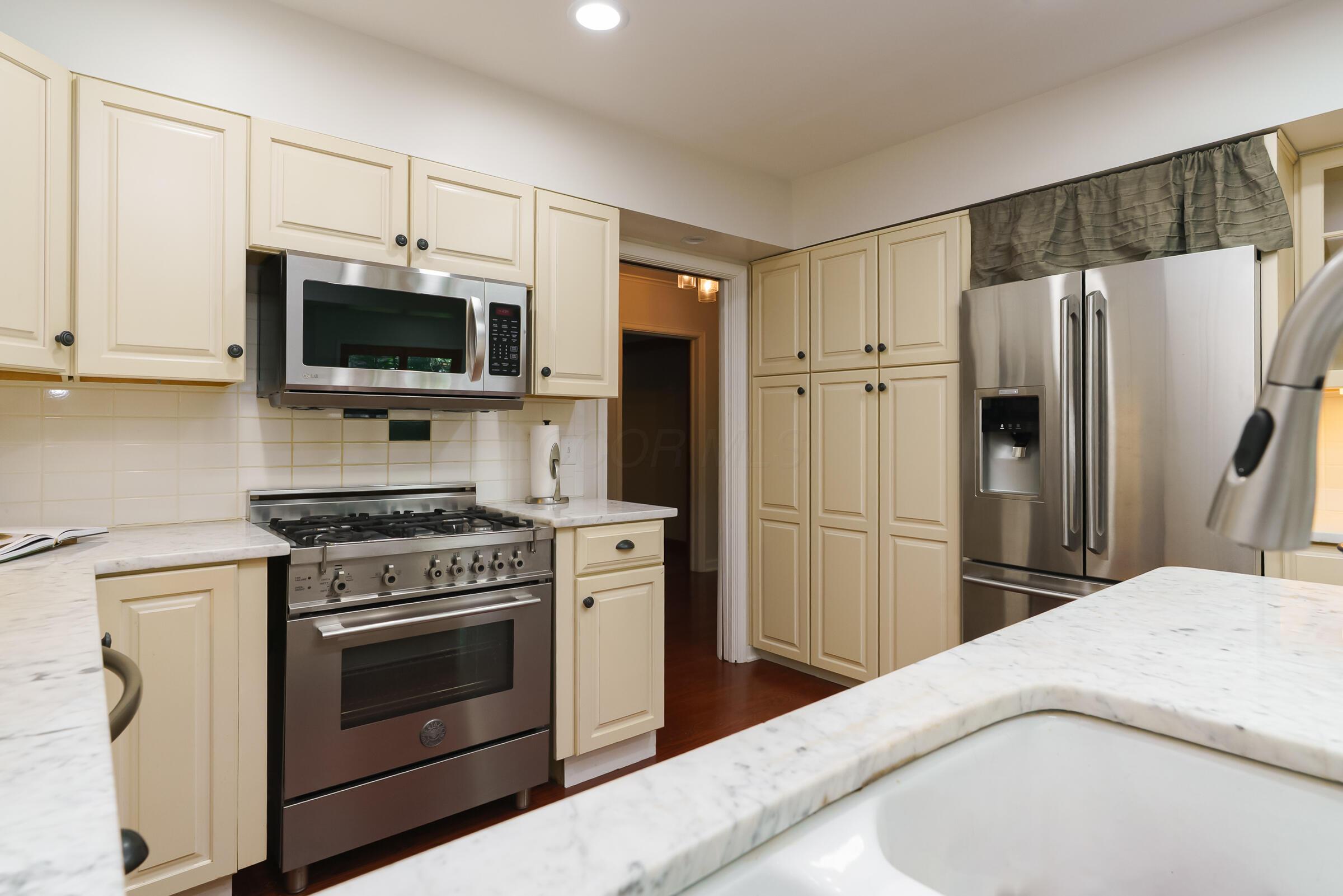 1660 Ridgeway Place, Columbus, Ohio image 14
