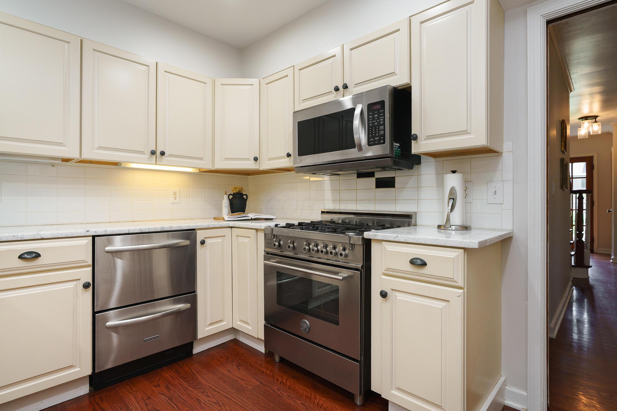 1660 Ridgeway Place, Columbus, Ohio image 11