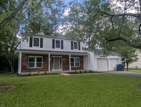 Photo of 957 Old Farm Road, Columbus, OH 43213 (MLS # 226025082)