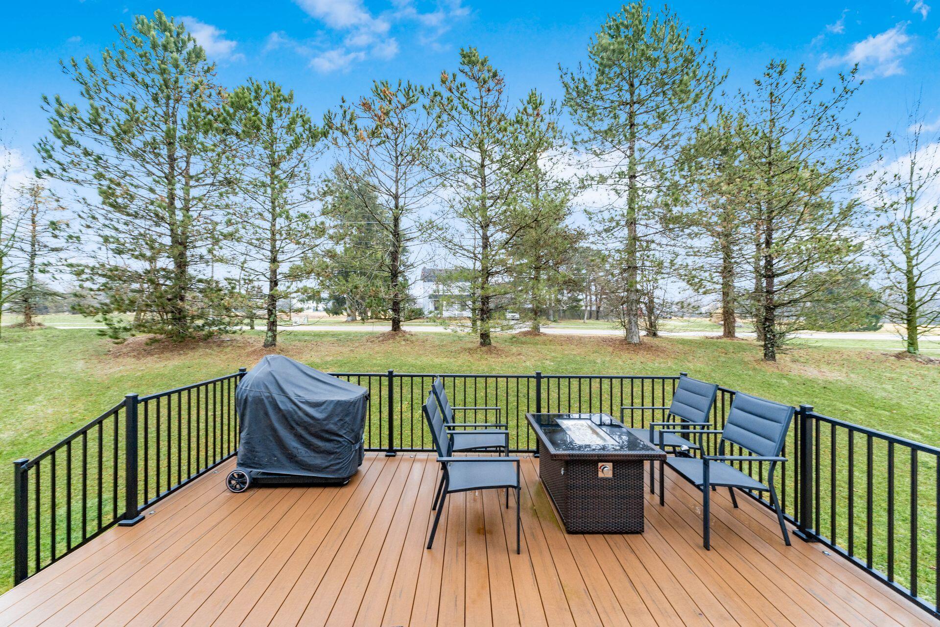 925 Lockmead Court, Pataskala, Ohio image 2