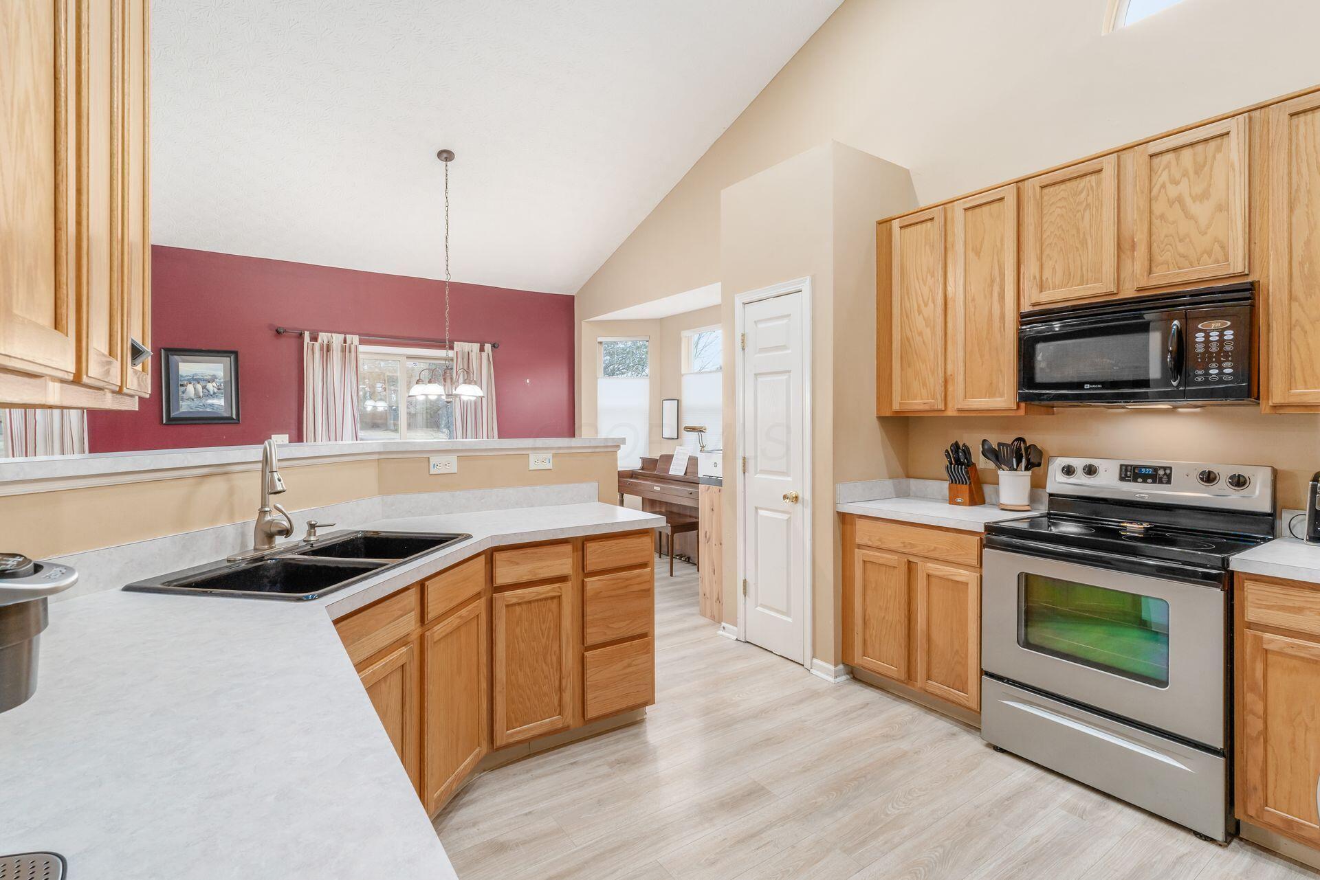 925 Lockmead Court, Pataskala, Ohio image 13