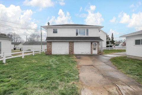 Photo of 730 N Roosevelt Avenue, Lancaster, OH 43130 (MLS # 226000959)