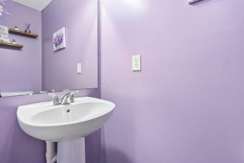 Tiny photo for 415 Hillcrest Drive, Circleville, OH 43113 (MLS # 226039338)
