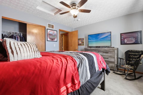 Tiny photo for 415 Hillcrest Drive, Circleville, OH 43113 (MLS # 226039338)