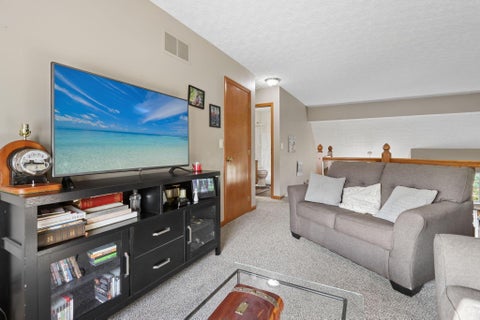 Tiny photo for 415 Hillcrest Drive, Circleville, OH 43113 (MLS # 226039338)
