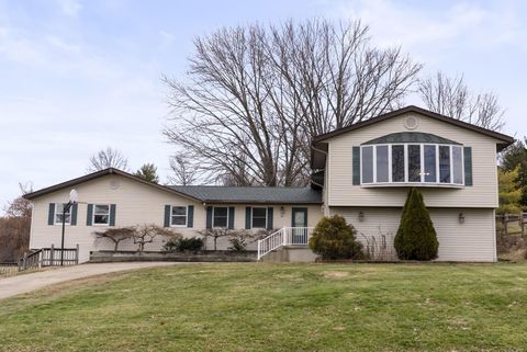 Photo of 91 Dogwood Drive, Thornville, OH 43076 (MLS # 225046232)