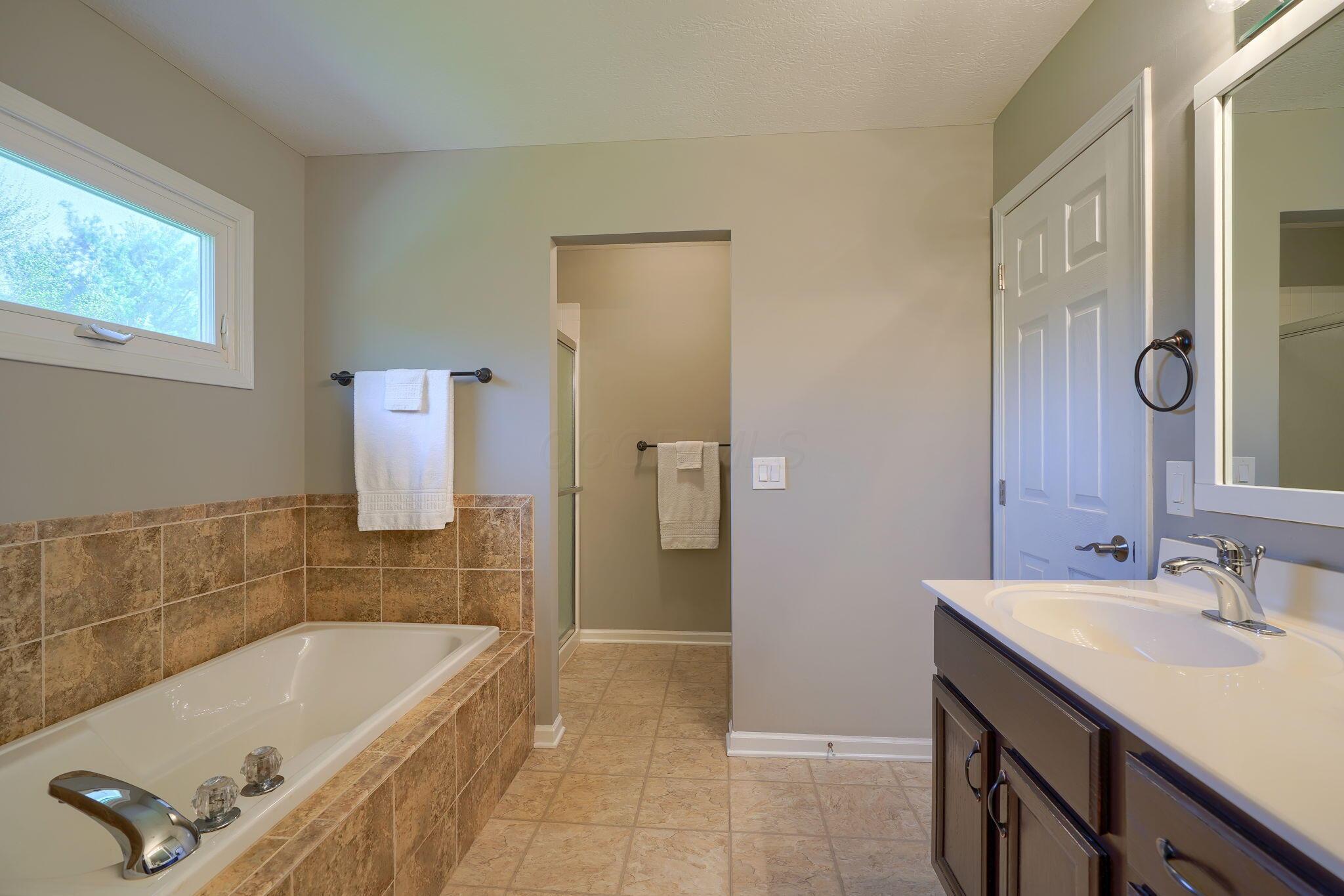 2885 Brookhaven Drive, Lewis Center, Ohio image 42