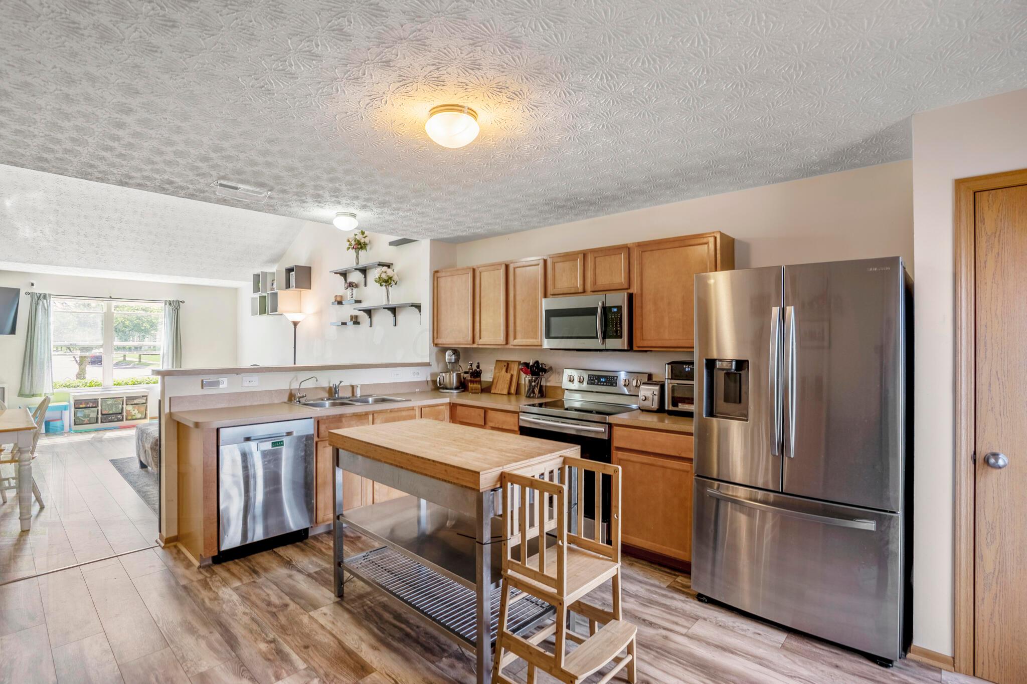 639 Gleaming Drive #253, Galloway, Ohio image 13