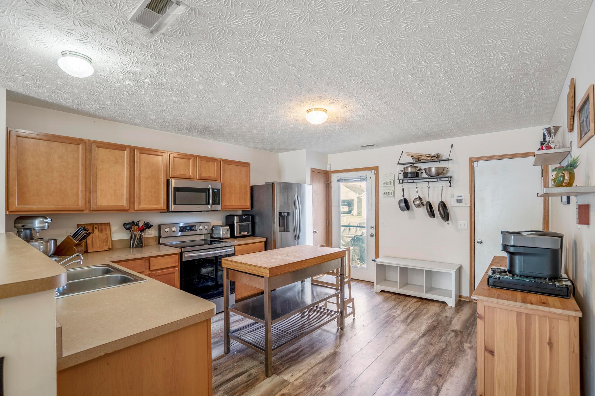 639 Gleaming Drive #253, Galloway, Ohio image 11