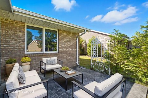 Tiny photo for 473 Samantha Circle, London, OH 43140 (MLS # 225037262)