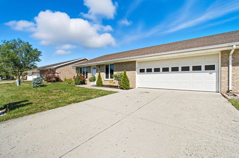 Tiny photo for 473 Samantha Circle, London, OH 43140 (MLS # 225037262)