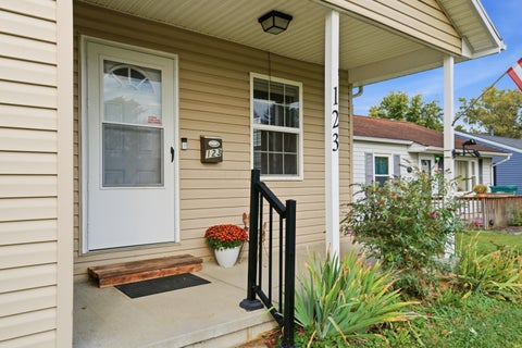 Tiny photo for 123 S 31st Street, Newark, OH 43055 (MLS # 226039561)