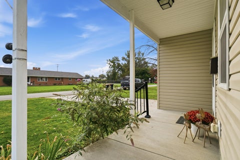 Tiny photo for 123 S 31st Street, Newark, OH 43055 (MLS # 226039561)