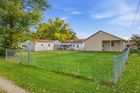 Tiny photo for 123 S 31st Street, Newark, OH 43055 (MLS # 226039561)