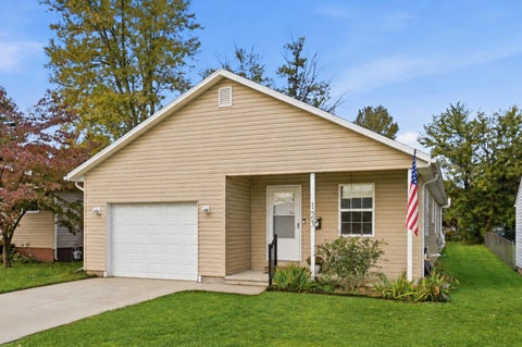 Photo of 123 S 31st Street, Newark, OH 43055 (MLS # 226039561)