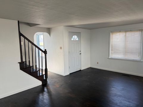 Tiny photo for 112 Valleyview Drive, Dayton, OH 45405 (MLS # 226003151)