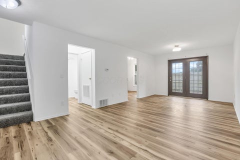Tiny photo for 5866 Hallridge Circle, Columbus, OH 43232 (MLS # 226030777)