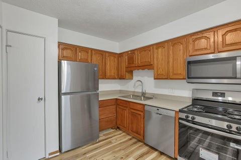 Tiny photo for 5866 Hallridge Circle, Columbus, OH 43232 (MLS # 226030777)
