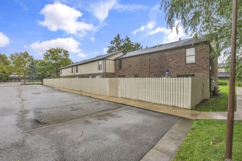 Tiny photo for 5866 Hallridge Circle, Columbus, OH 43232 (MLS # 226030777)