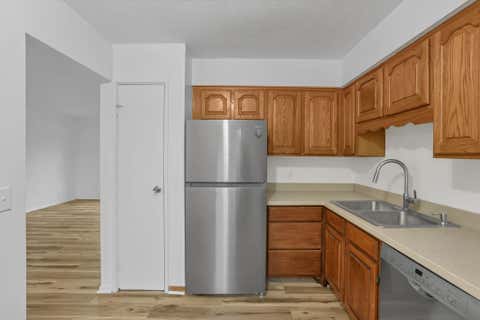 Tiny photo for 5866 Hallridge Circle, Columbus, OH 43232 (MLS # 226030777)