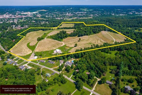 Photo of 1504 Blue Jay Road, Heath, OH 43056 (MLS # 222026764)