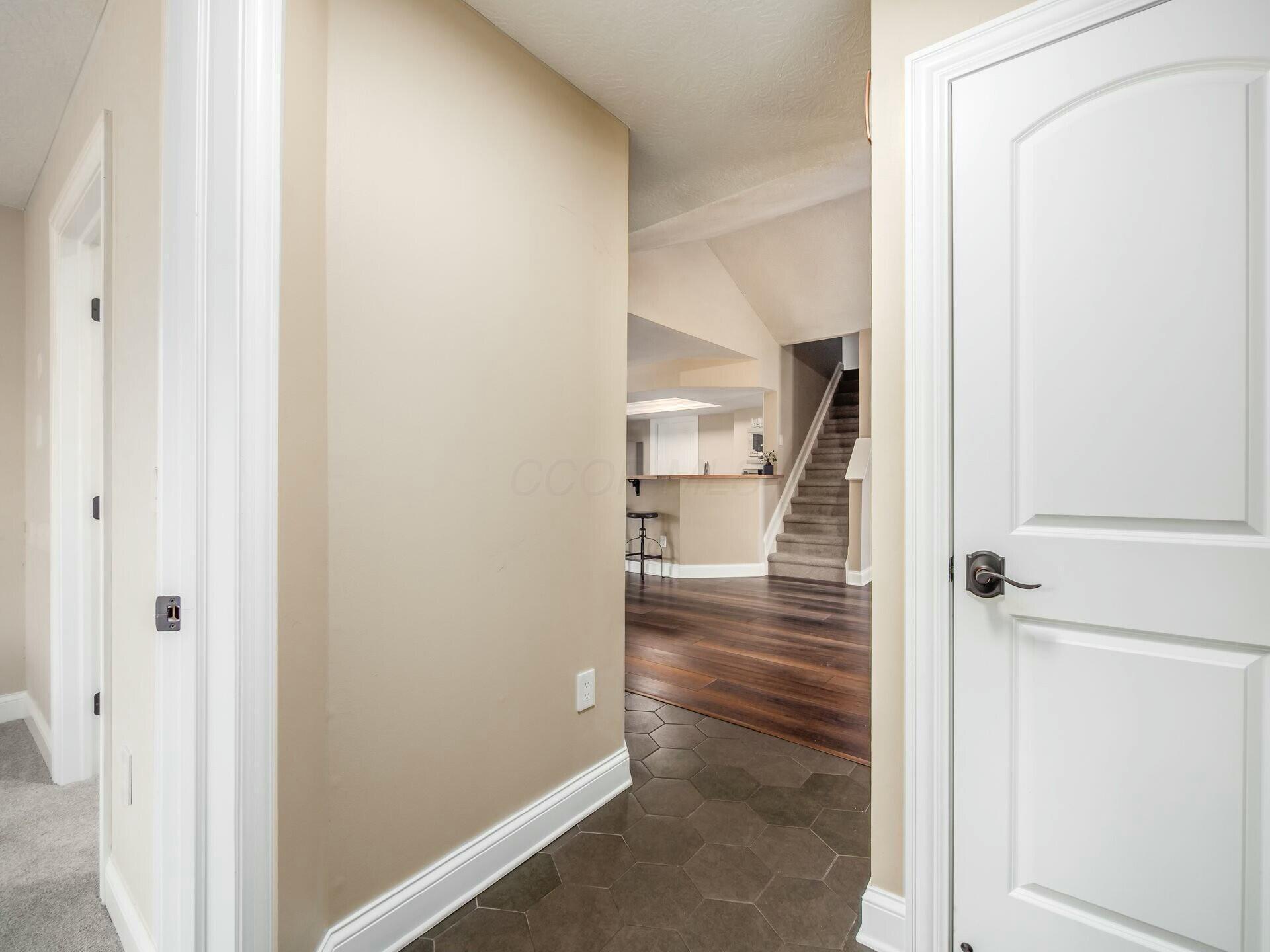 9418 Clermont Boulevard, Powell, Ohio image 3