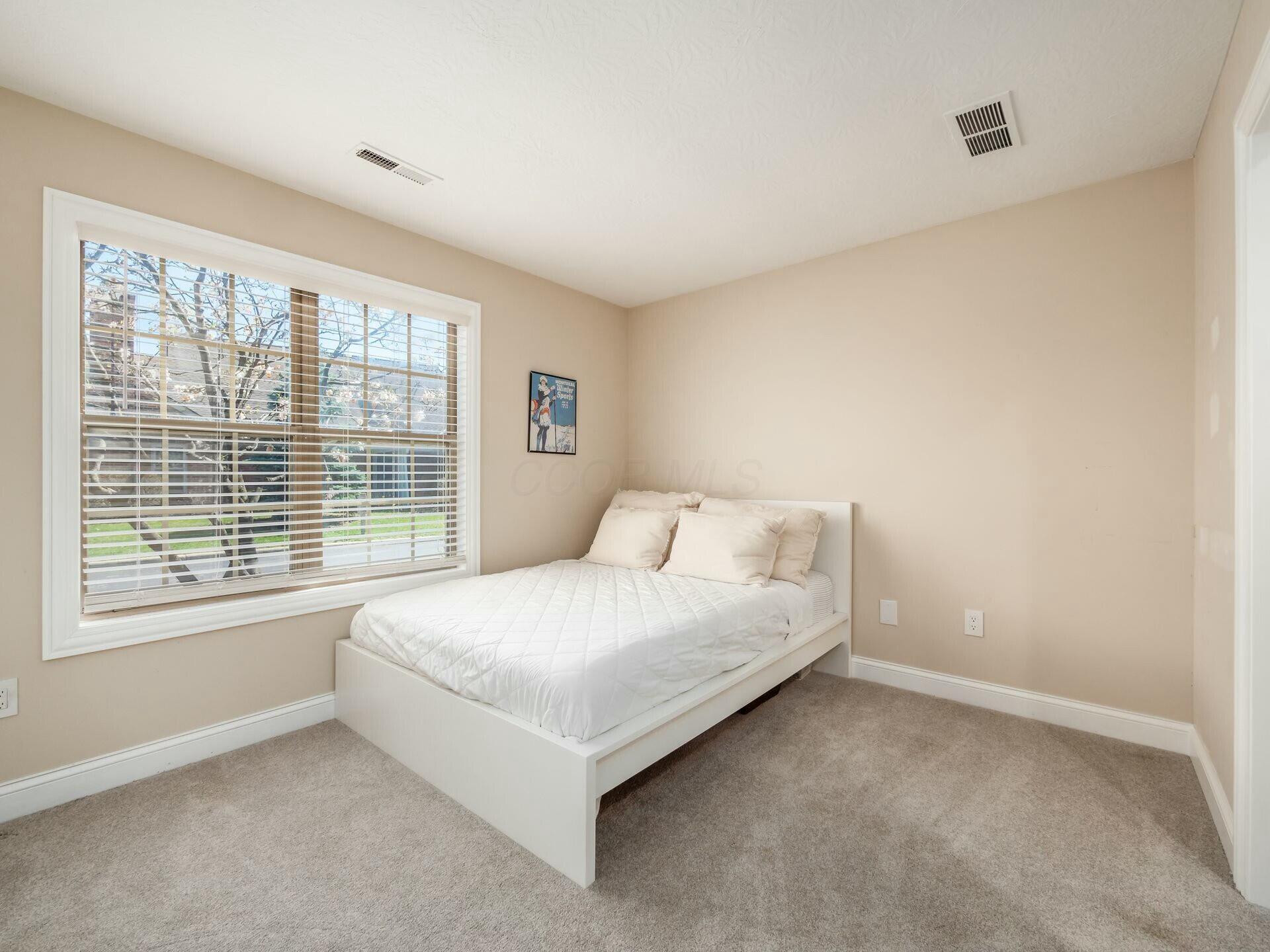 9418 Clermont Boulevard, Powell, Ohio image 13