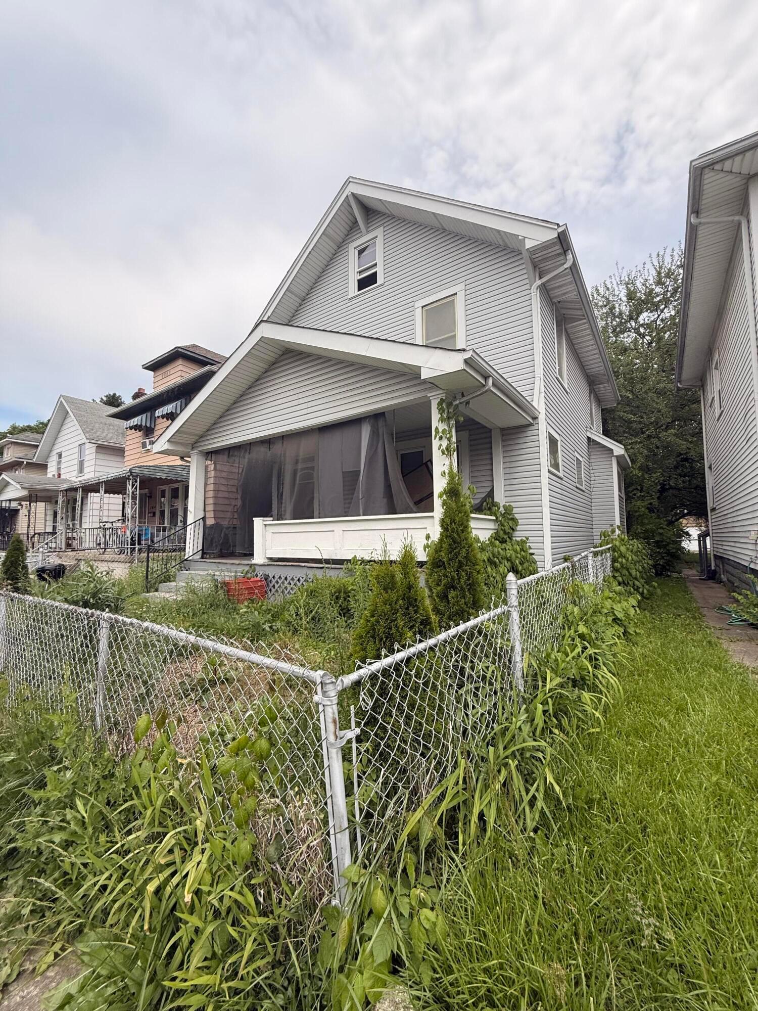 168 S Richardson Avenue