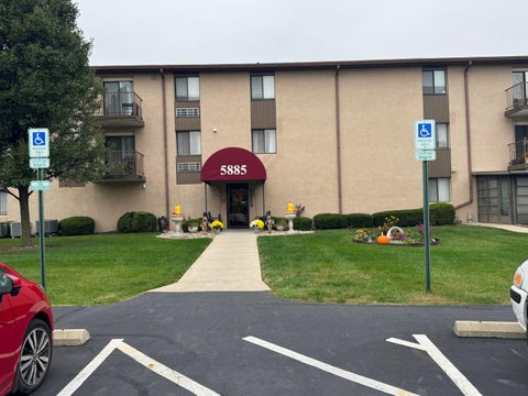 Tiny photo for 5885 Beechcroft Road 218 #218, Columbus, OH 43229 (MLS # 226039233)