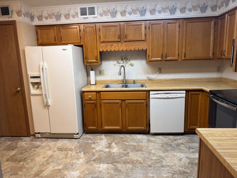Tiny photo for 5885 Beechcroft Road 218 #218, Columbus, OH 43229 (MLS # 226039233)