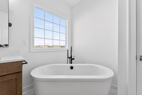 Tiny photo for 3708 Beulah Park Drive, Grove City, OH 43123 (MLS # 225045555)