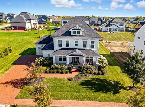 Photo of 1744 Pinnacle Club Drive, Grove City, OH 43123 (MLS # 225039068)
