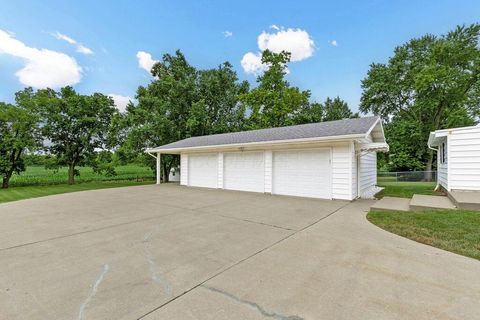 Tiny photo for 4461 New Carlisle Pike, Springfield, OH 45504 (MLS # 226001796)