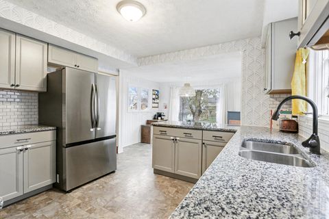 Tiny photo for 84 N Fulton Avenue, Newark, OH 43055 (MLS # 225044244)