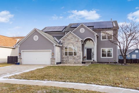 Photo of 4052 Ponds Edge Street, Grove City, OH 43123 (MLS # 226001241)