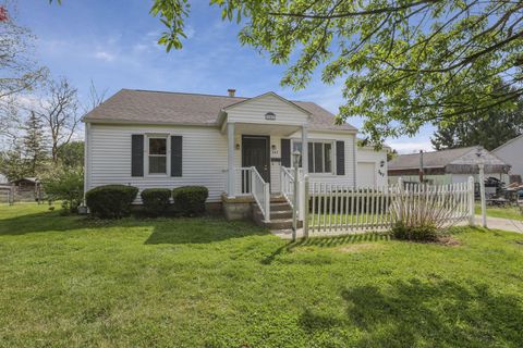 Photo of 347 Wayne Avenue, Newark, OH 43055 (MLS # 226013921)