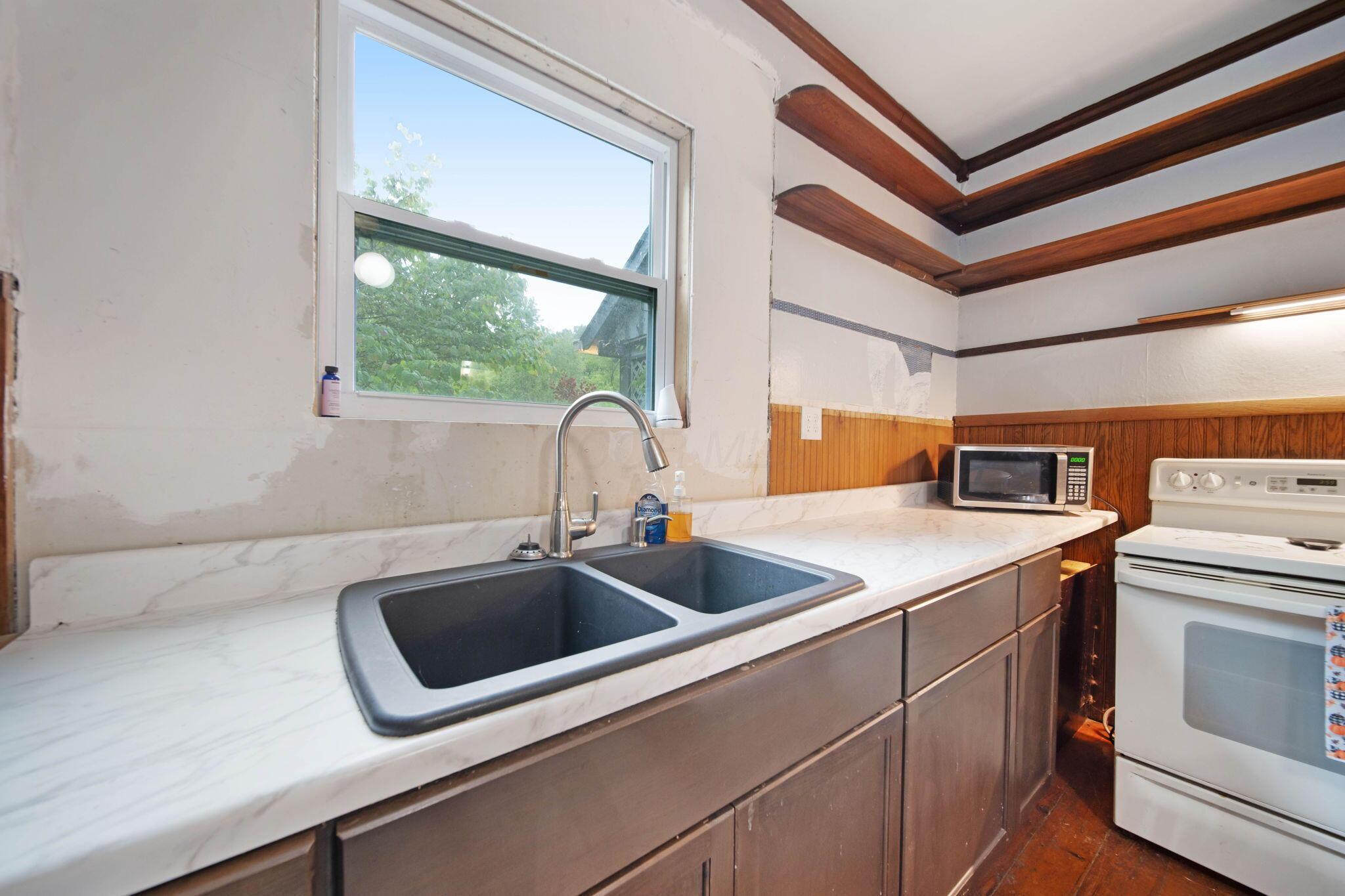 3890 Pert Hill Road, Hopewell, Ohio image 17