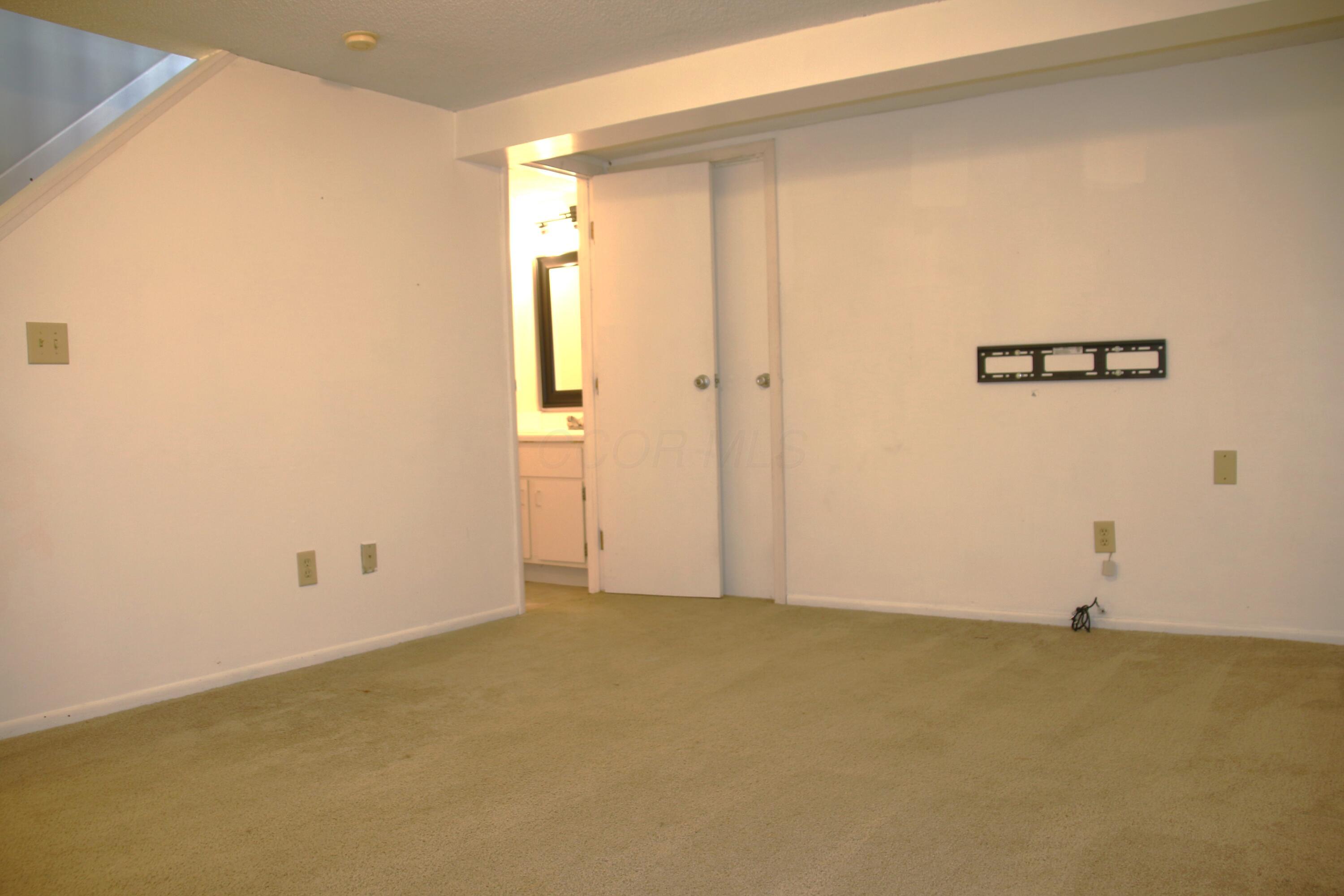 Hilliard, Ohio 43026, United States, 2 Bedrooms Bedrooms, ,2 BathroomsBathrooms,Residential,Active,224081