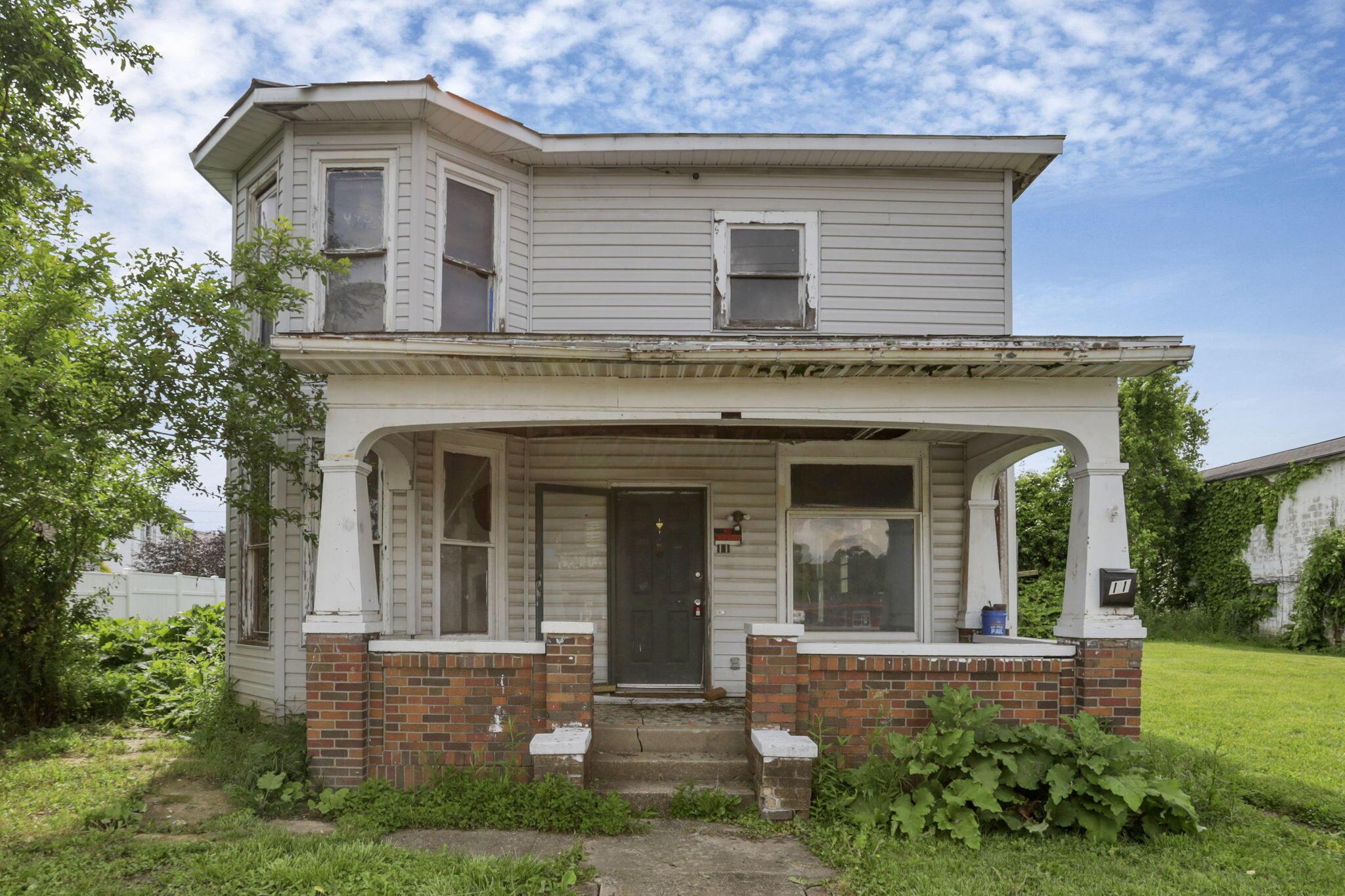 11 N Main Street, Roseville, Ohio image 1