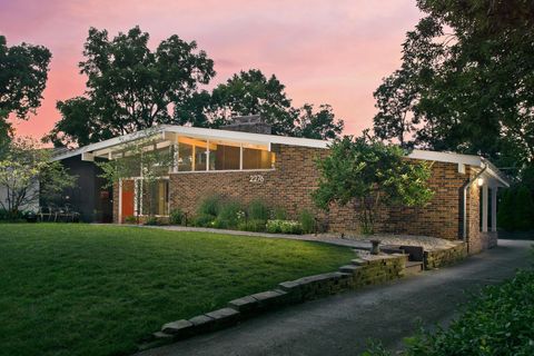 Photo of 2276 Johnston Road, Columbus, OH 43220 (MLS # 225039343)