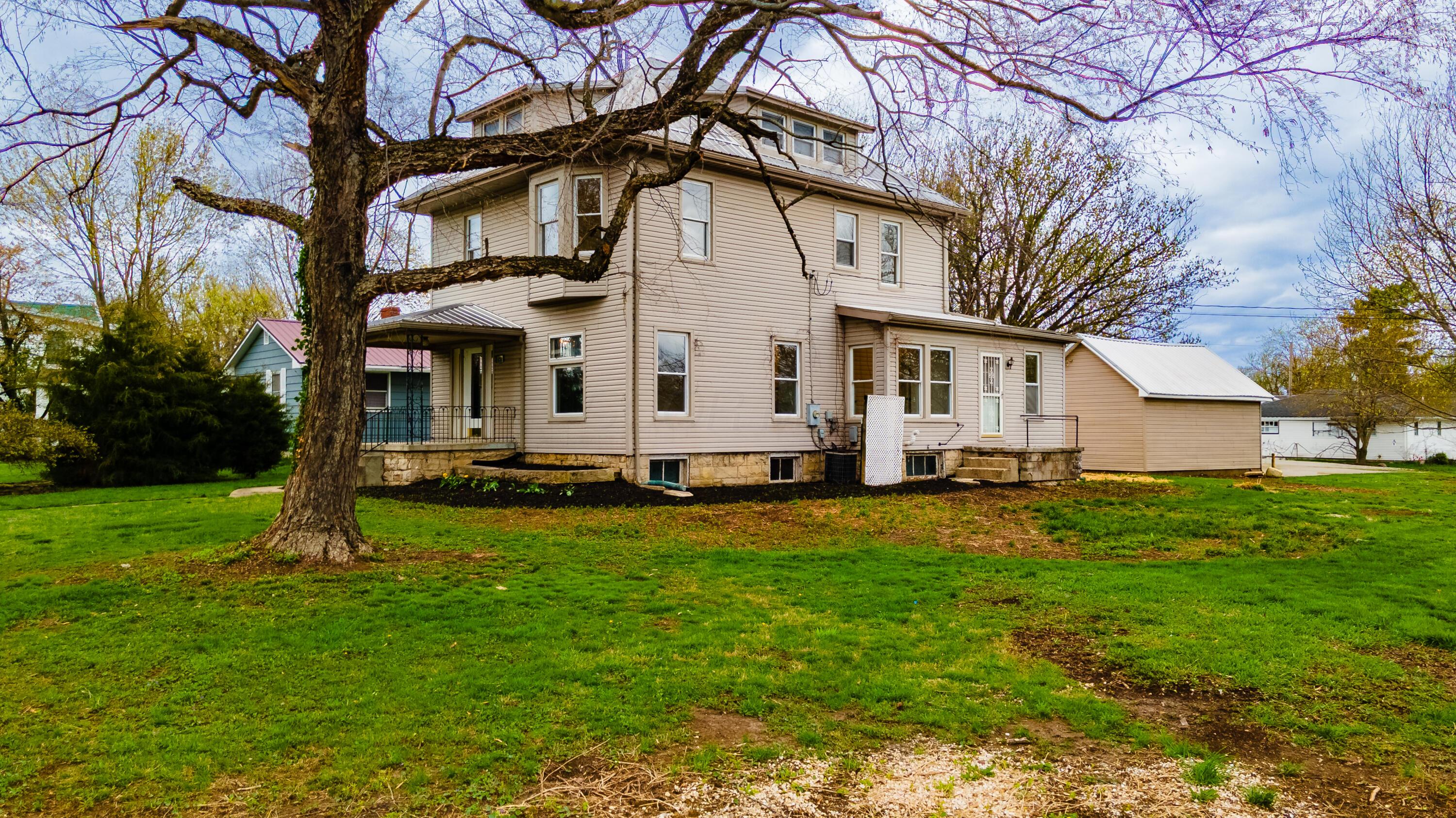 144 S High Street, Leesburg, Ohio image 1