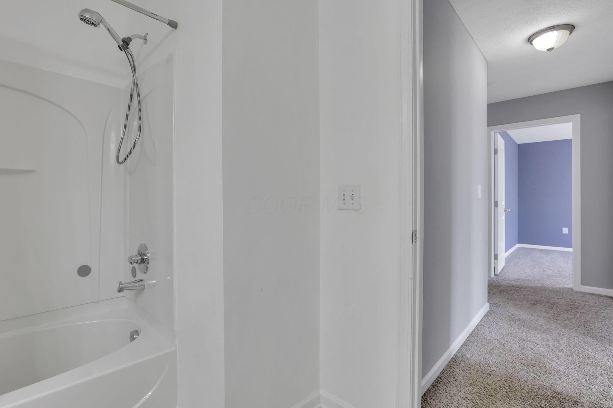 6244 Kingbird Drive, Columbus, Ohio image 40