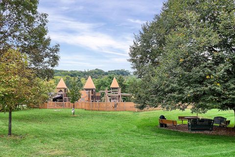 Tiny photo for 410 Fern Hill Drive, Granville, OH 43023 (MLS # 225044899)